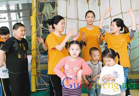 特殊妈妈与她的孩子们(组图)