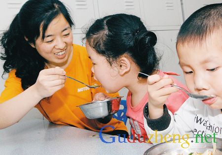 特殊妈妈与她的孩子们(组图)