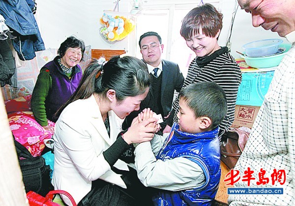 热心市民来看望小博城
