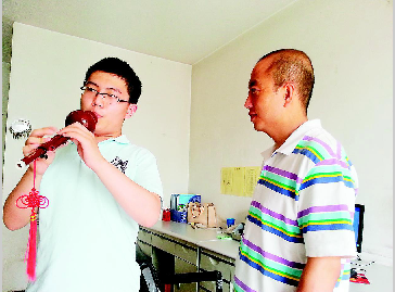 父爱让自闭症孩子重获新生